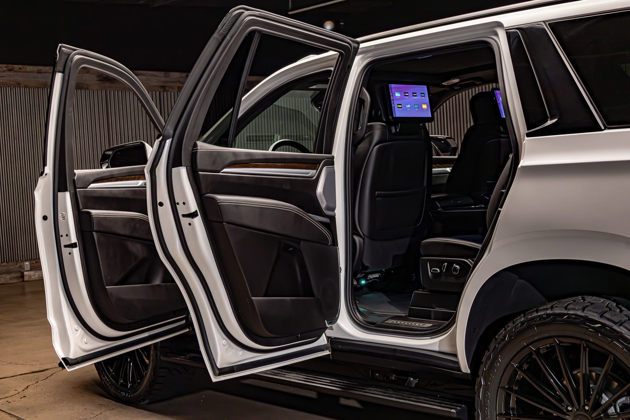 Used 2025 Cadillac Escalade Sport Platinum AWD/4WD image 29