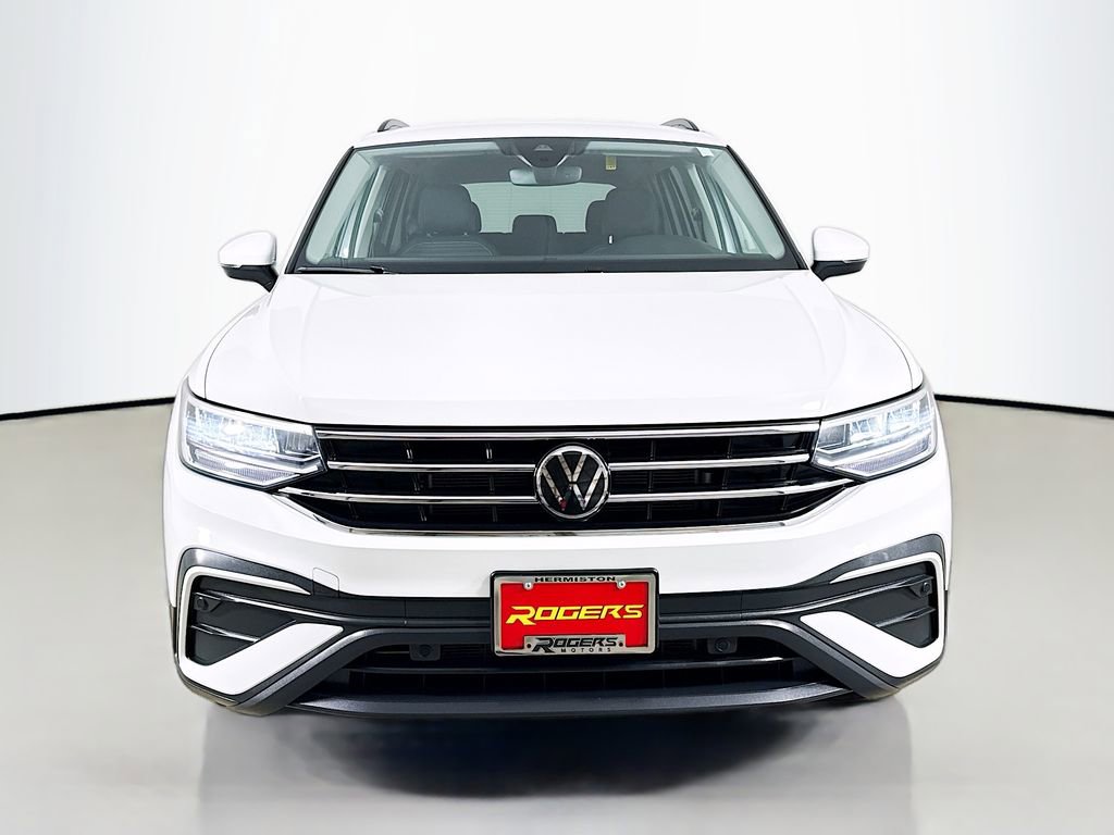 Used 2024 Volkswagen Tiguan S image 2