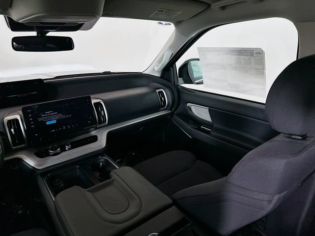 New 2025 Ford Expedition Active image 22