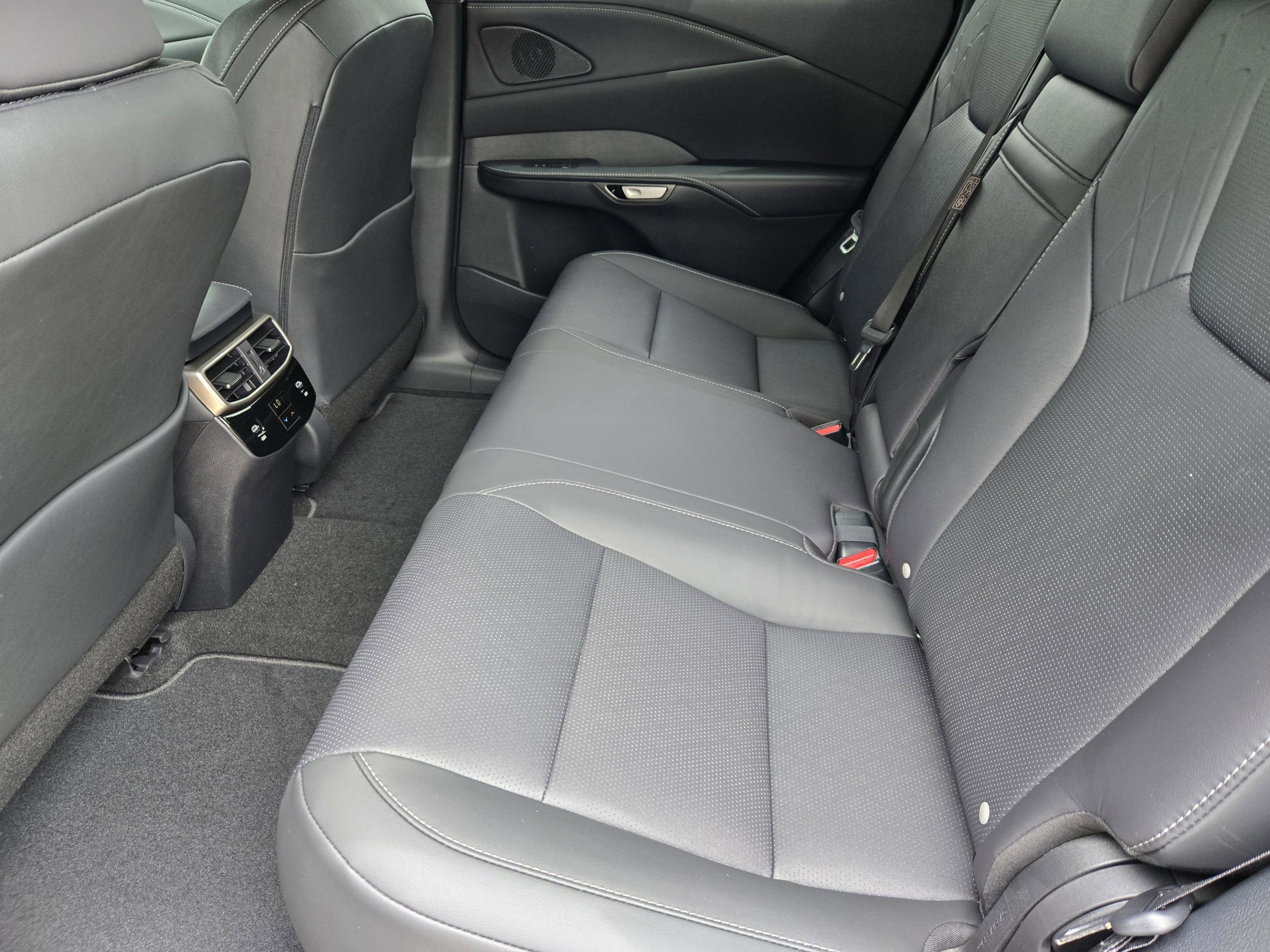 New 2026 Lexus RX 350h AWD/4WD image 17