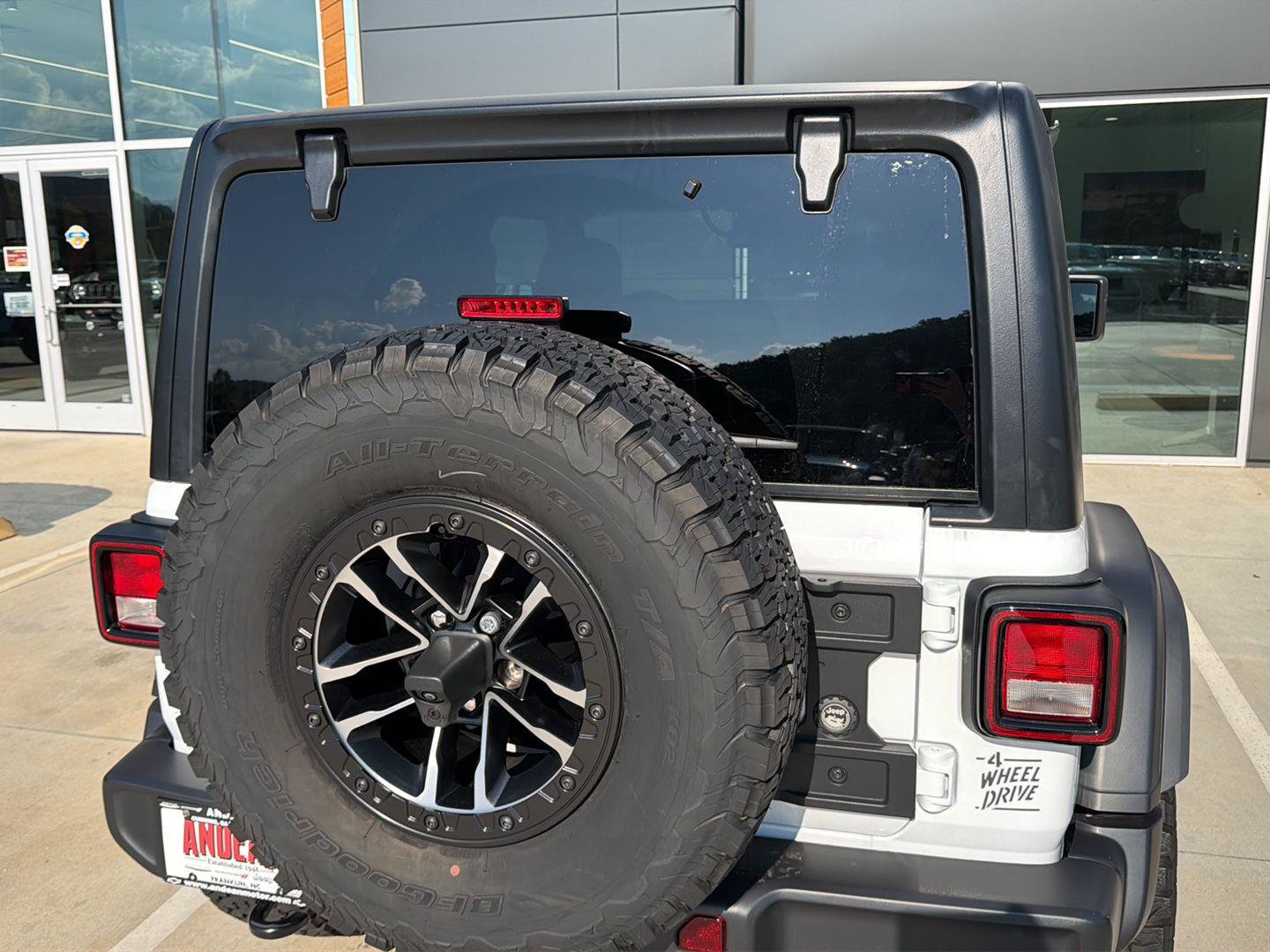 Used 2026 Jeep Wrangler Sport AWD/4WD image 45