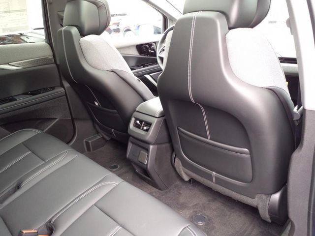 New 2025 Cadillac Optiq Luxury 1 image 21