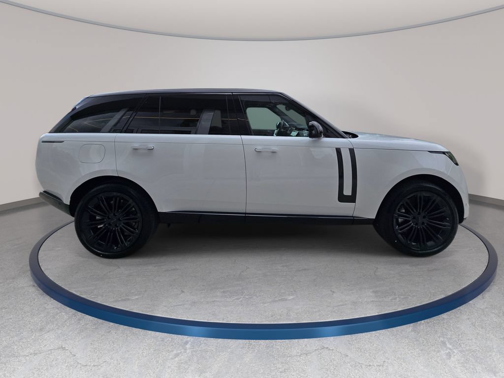 New 2026 Land Rover Range Rover Long Wheelbase SE AWD/4WD image 4