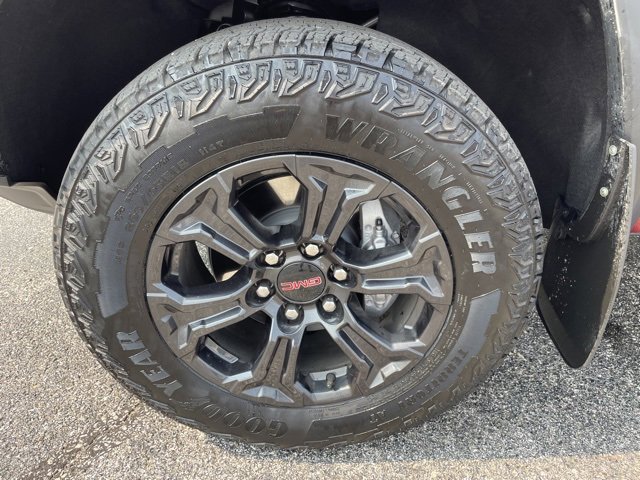 Used 2025 GMC Canyon Elevation image 37