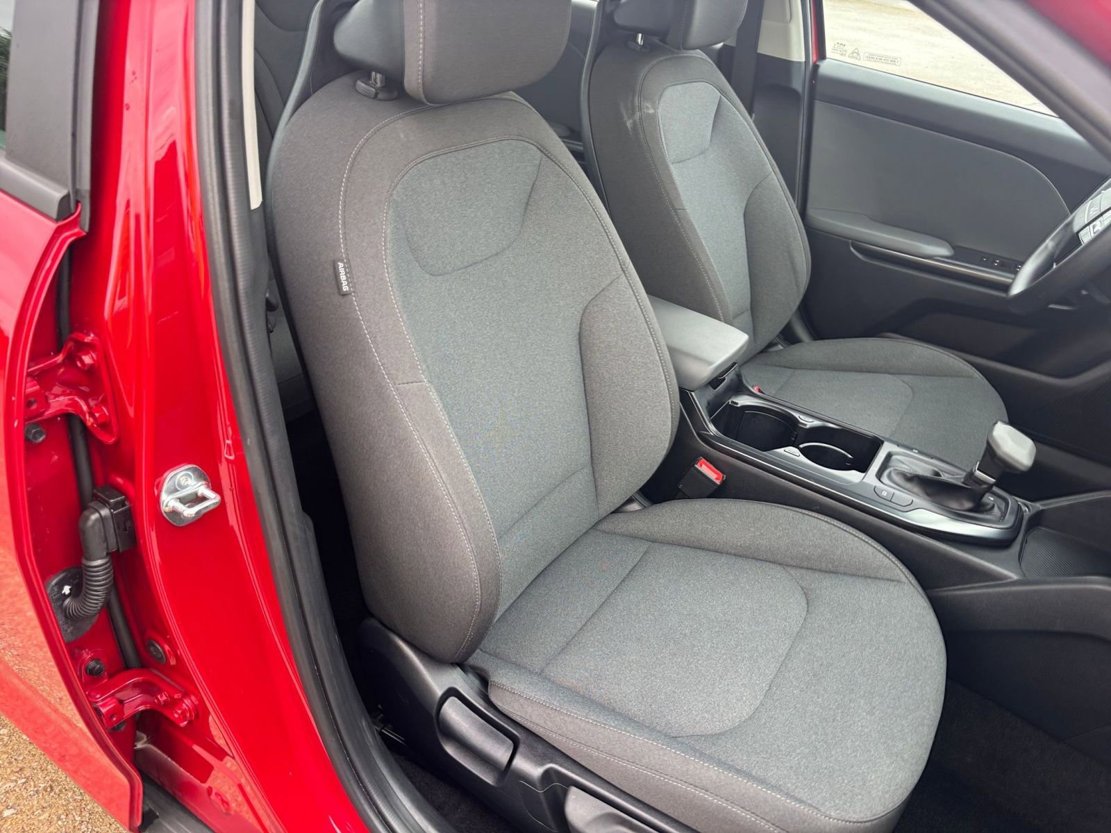 Used 2025 Kia K4 FWD image 35