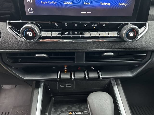 Used 2025 Chevrolet Colorado Trail Boss AWD/4WD image 21