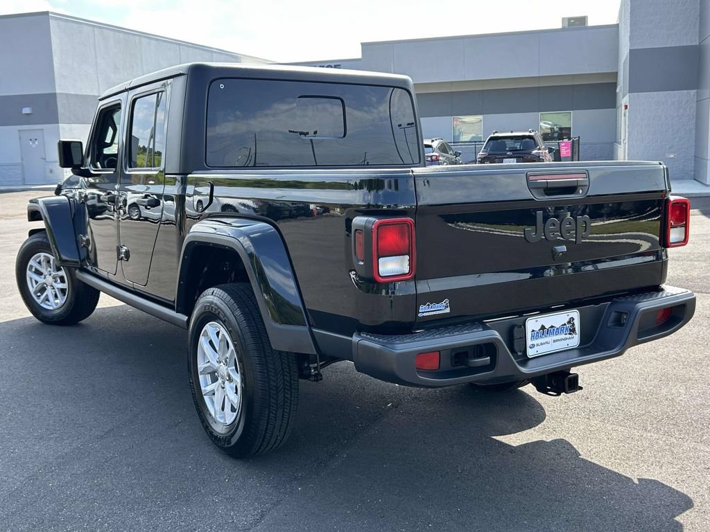Used 2023 Jeep Gladiator Sport AWD/4WD image 3