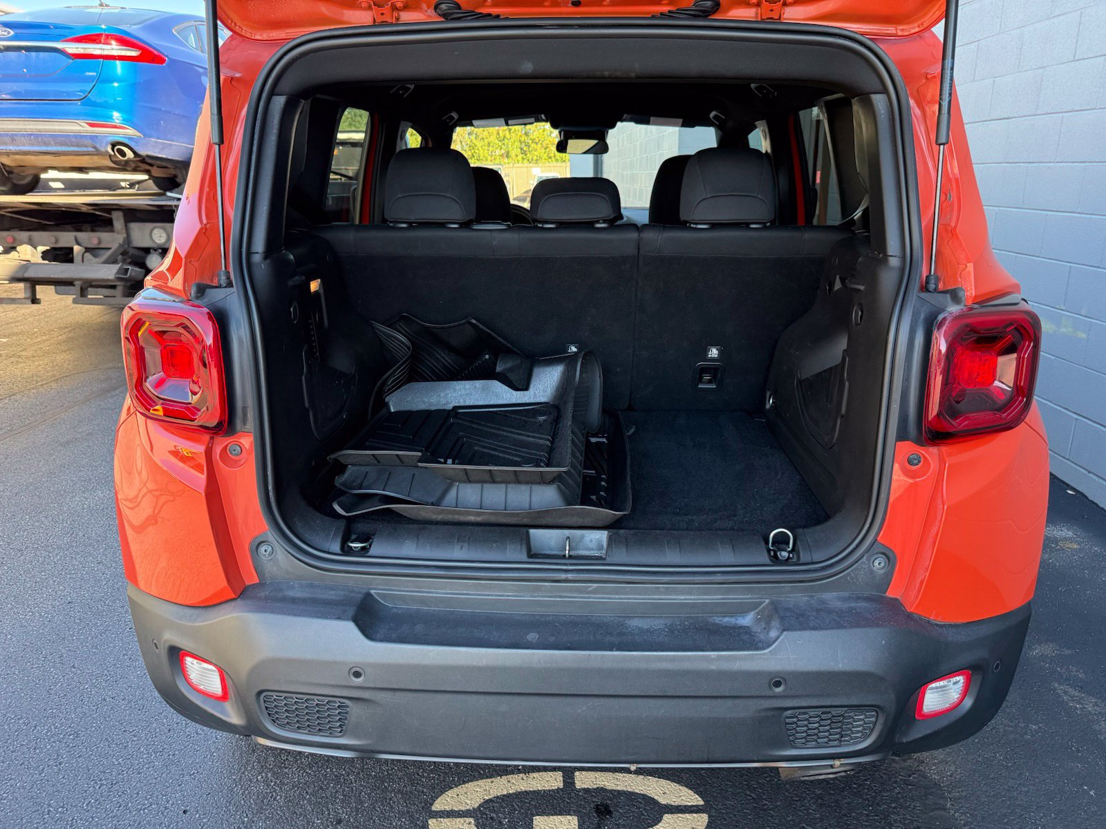 Used 2021 Jeep Renegade Latitude w/ Luxury Group II AWD/4WD image 35