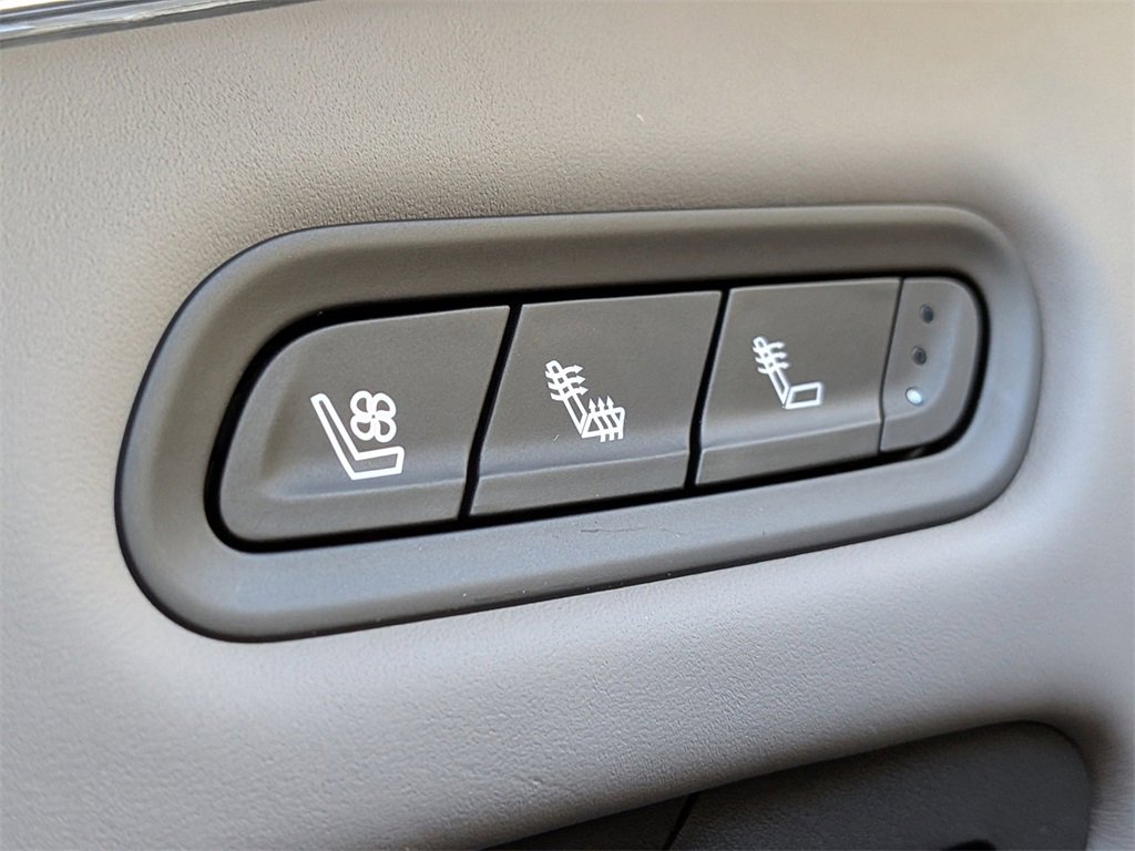 Used 2023 Cadillac Escalade Premium Luxury Platinum w/ LPO, Radiant Package image 29