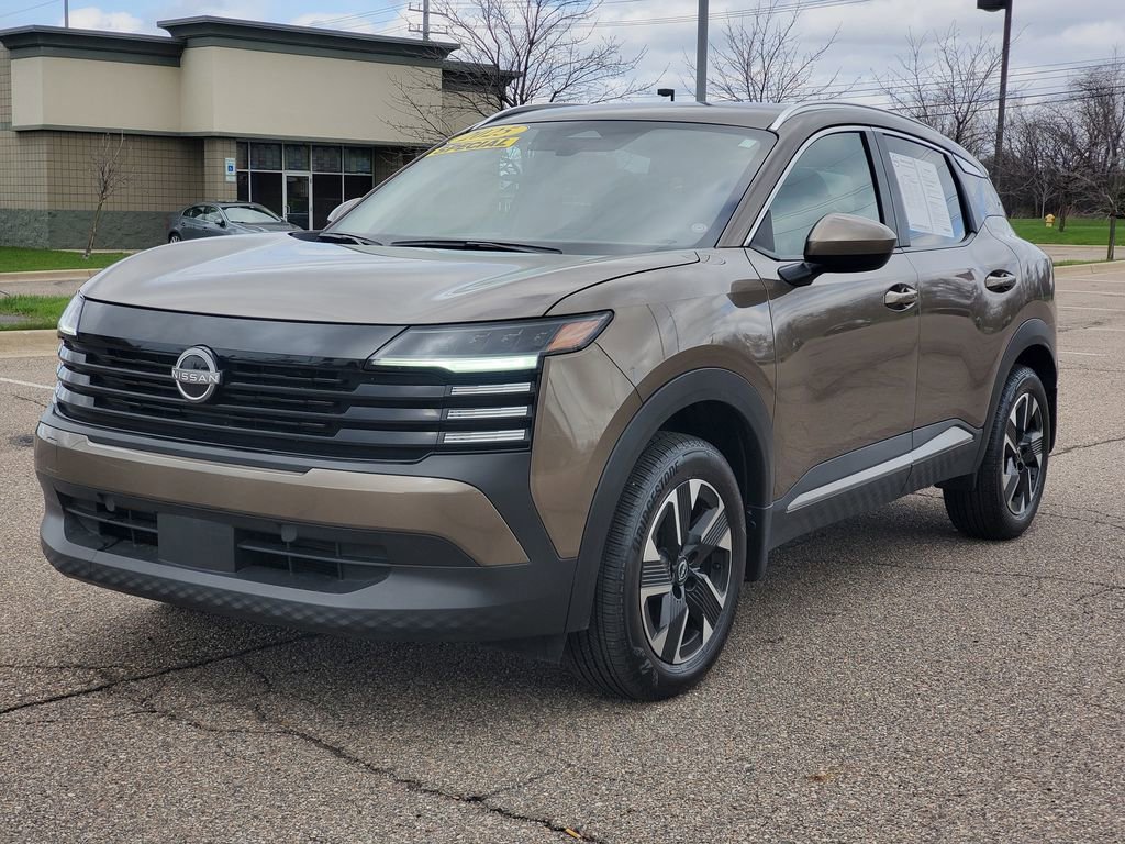 Used 2025 Nissan Kicks SV w/ SV Premium Package AWD/4WD image 2