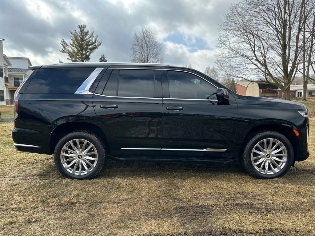 Used 2022 Cadillac Escalade Premium Luxury image 2