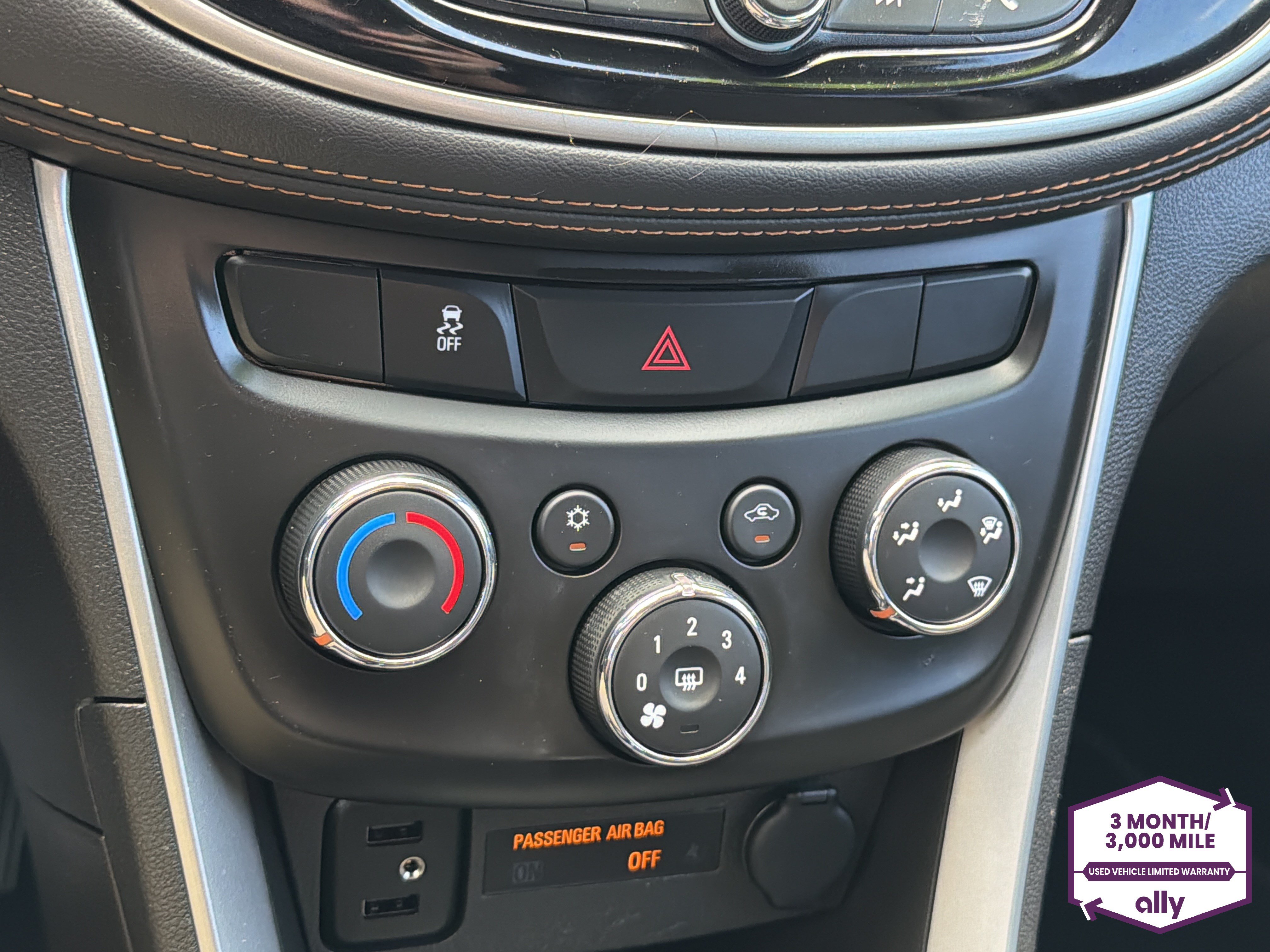 Used 2022 Chevrolet Trax LT w/ LT Convenience Package AWD/4WD image 23