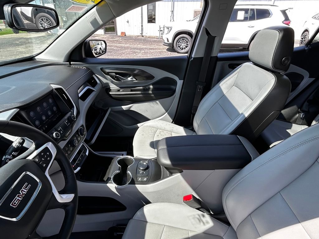 Used 2023 GMC Terrain SLT image 26
