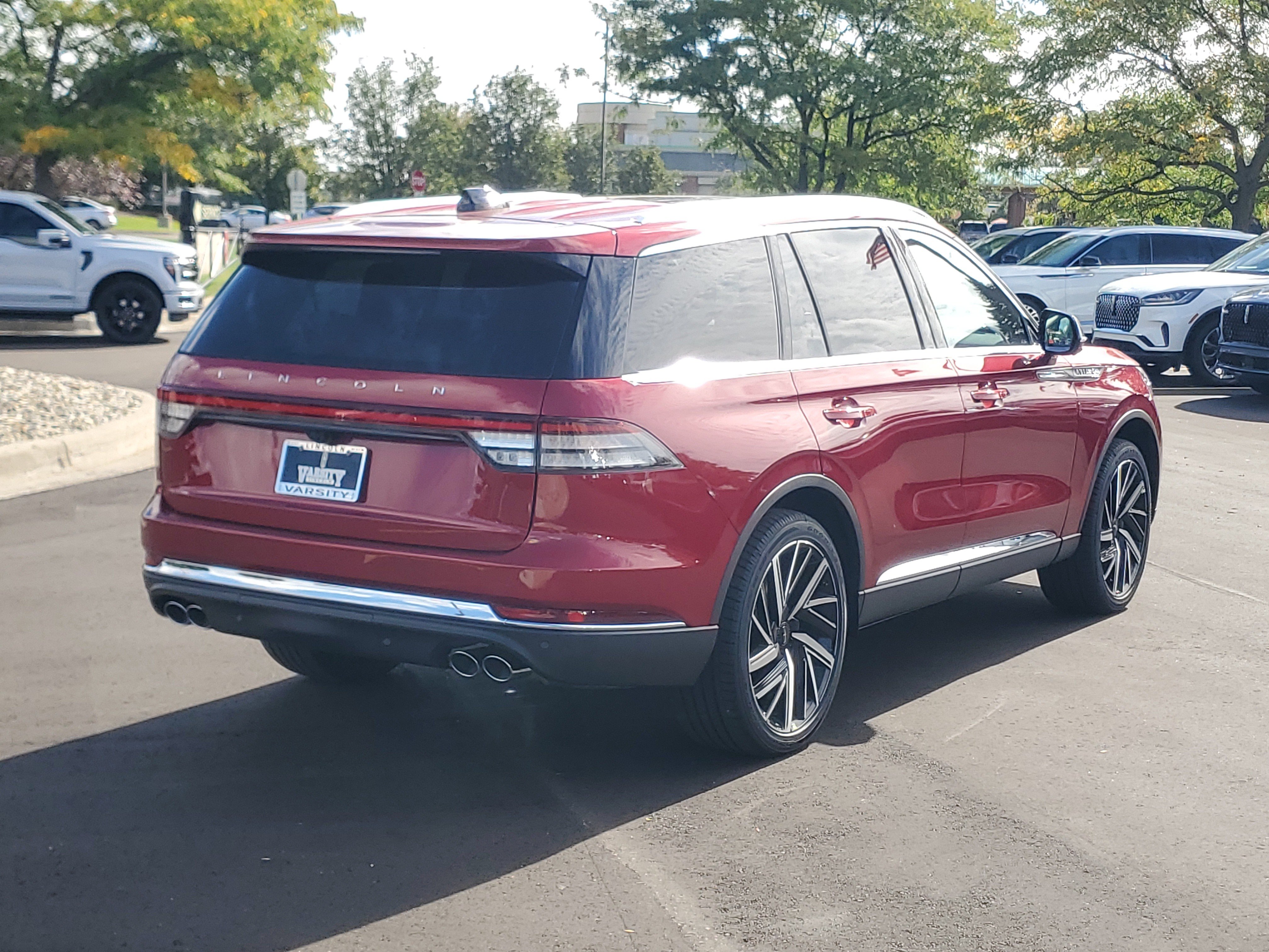 New 2027 Lincoln Aviator Reserve AWD/4WD image 4