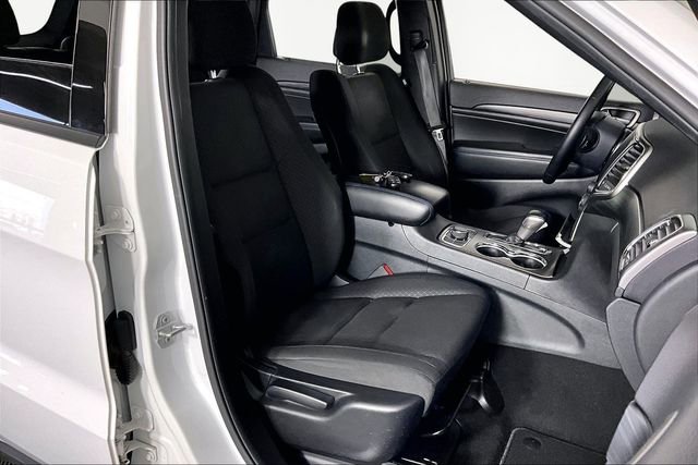 Used 2019 Jeep Grand Cherokee Laredo image 27