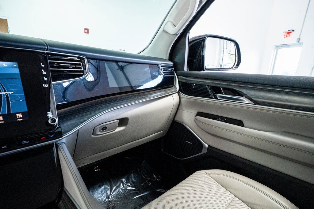 Used 2023 Jeep Wagoneer Series III w/ Preferred Equipment Group image 51