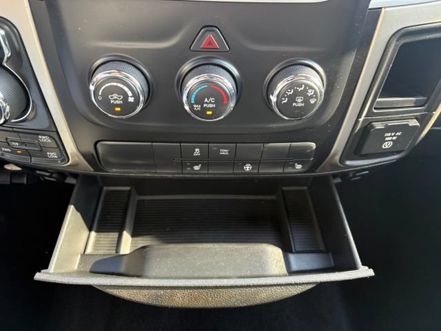 Used 2018 RAM 1500 Classic SLT w/ Luxury Group AWD/4WD image 30