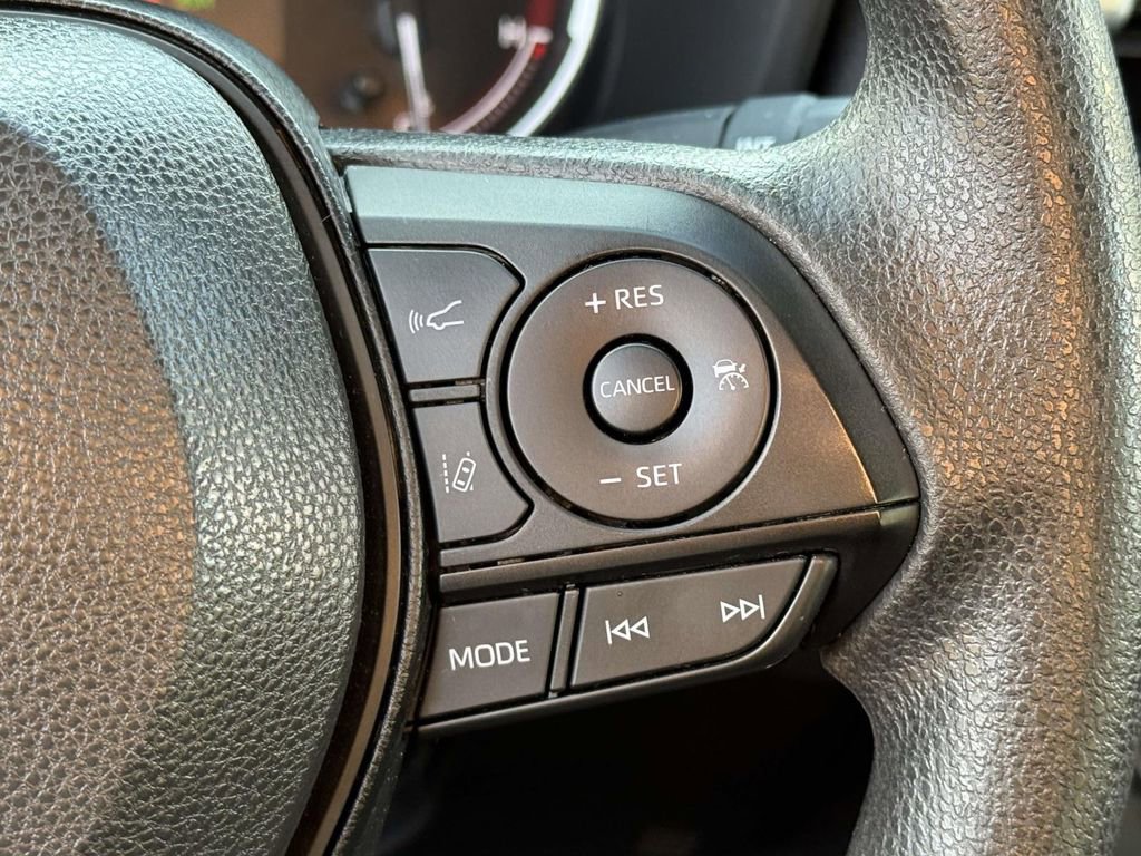 Used 2024 Toyota RAV4 XLE image 20