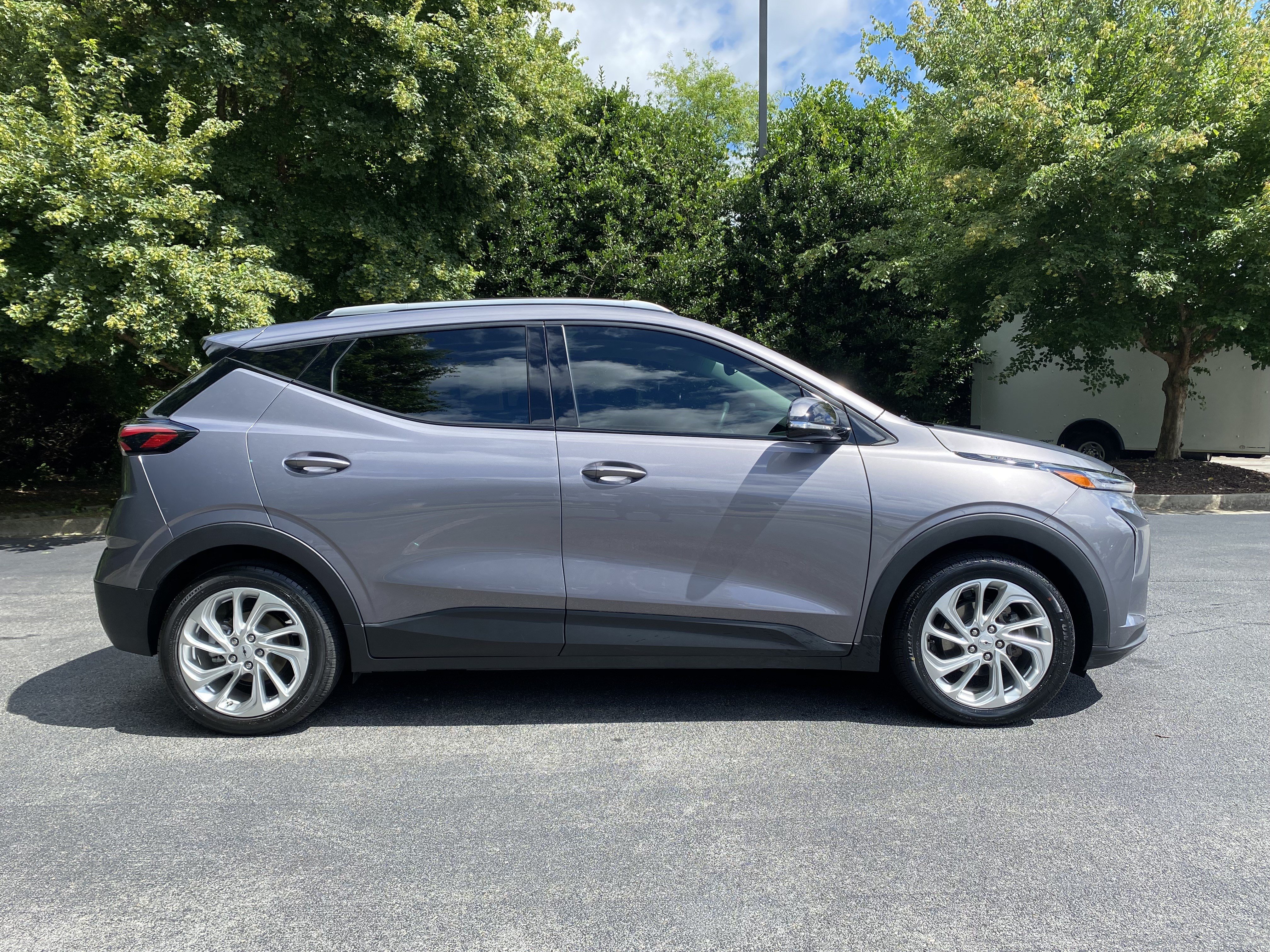 Used 2023 Chevrolet Bolt EUV LT w/ Driver Confidence Package FWD image 10