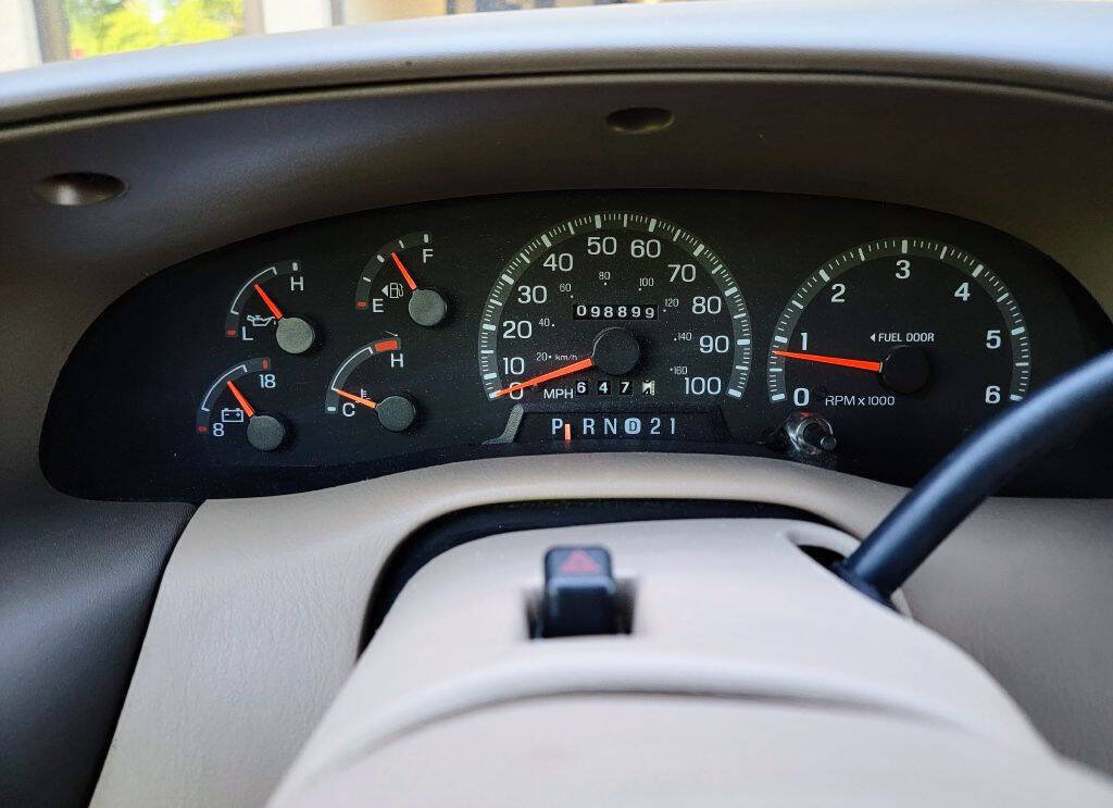 Used 1998 Ford Expedition 4WD image 19