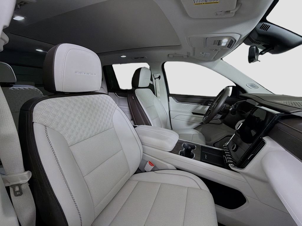 Used 2024 GMC Acadia Denali w/ Super Cruise Package image 30