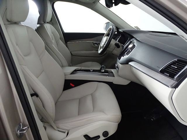Used 2023 Volvo XC90 B6 Plus AWD/4WD image 19