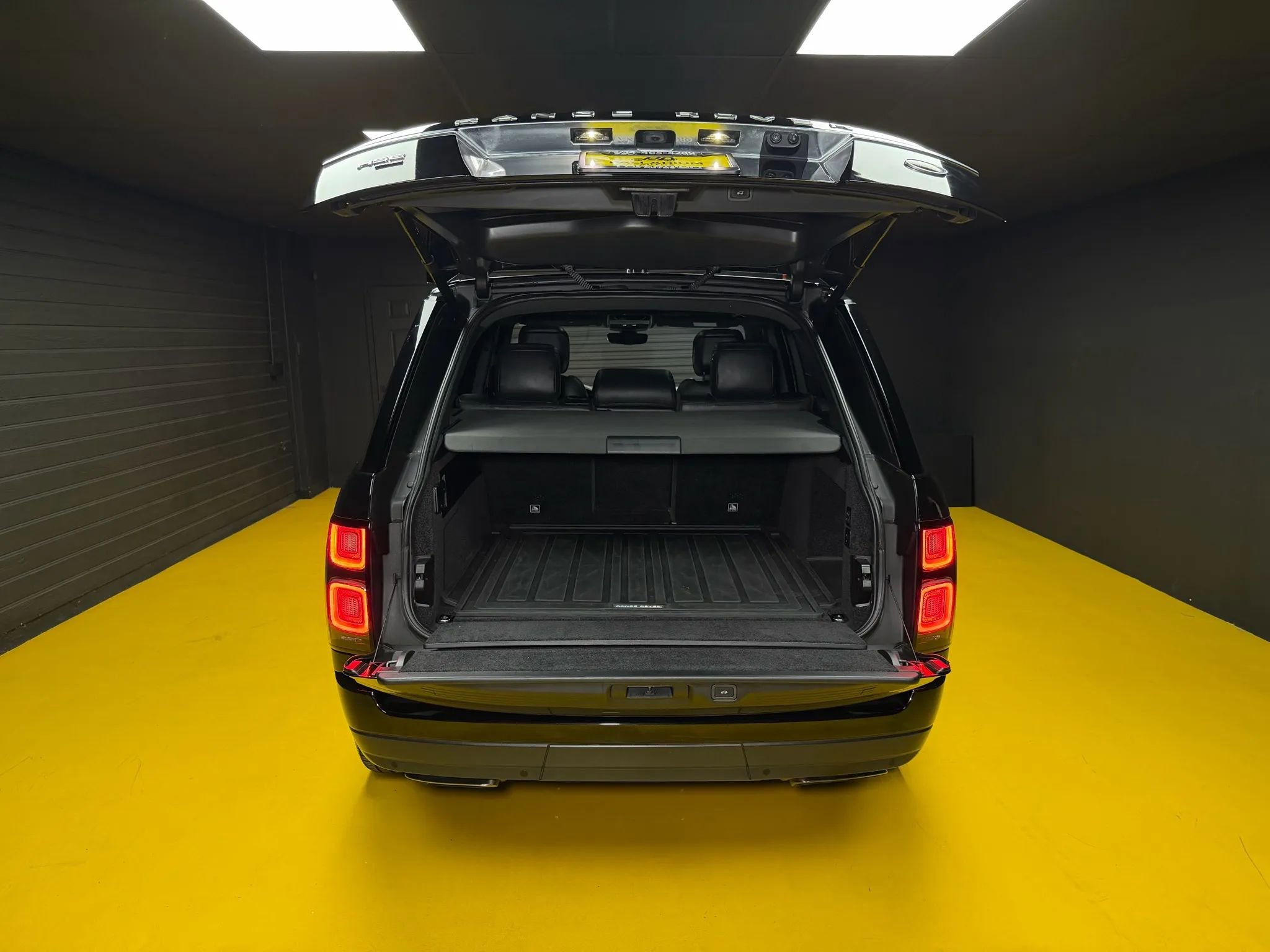 Used 2020 Land Rover Range Rover HSE AWD/4WD image 13