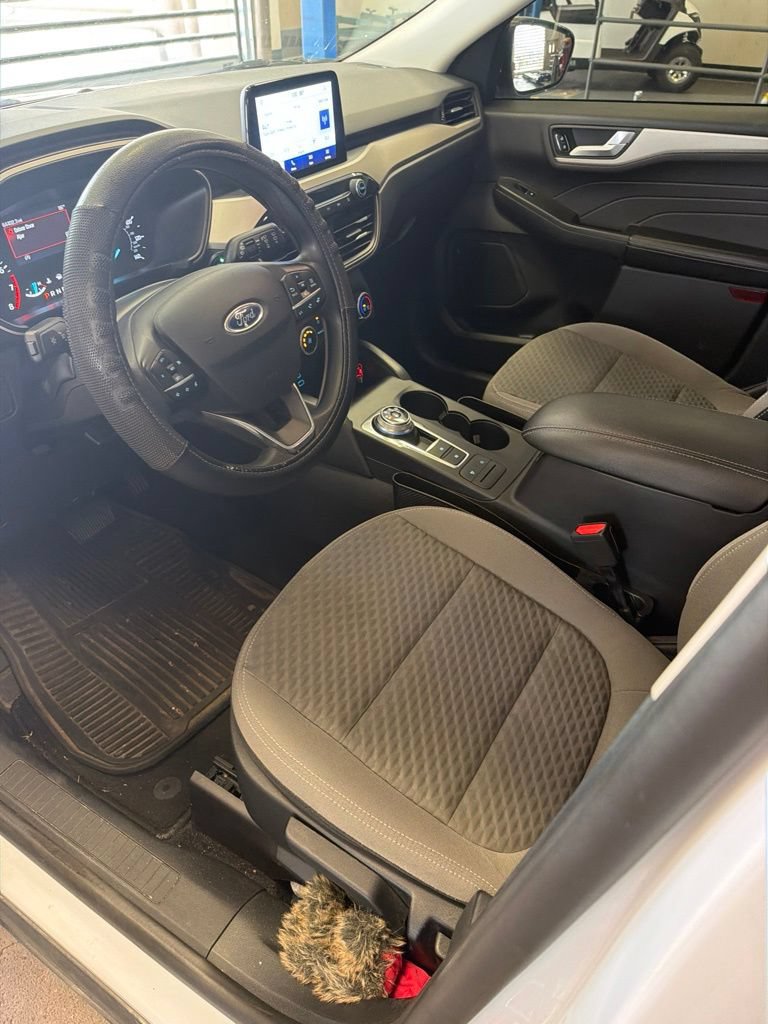Used 2021 Ford Escape SE FWD image 2