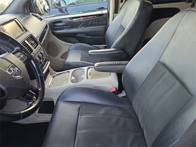 Used 2020 Dodge Grand Caravan SXT image 18