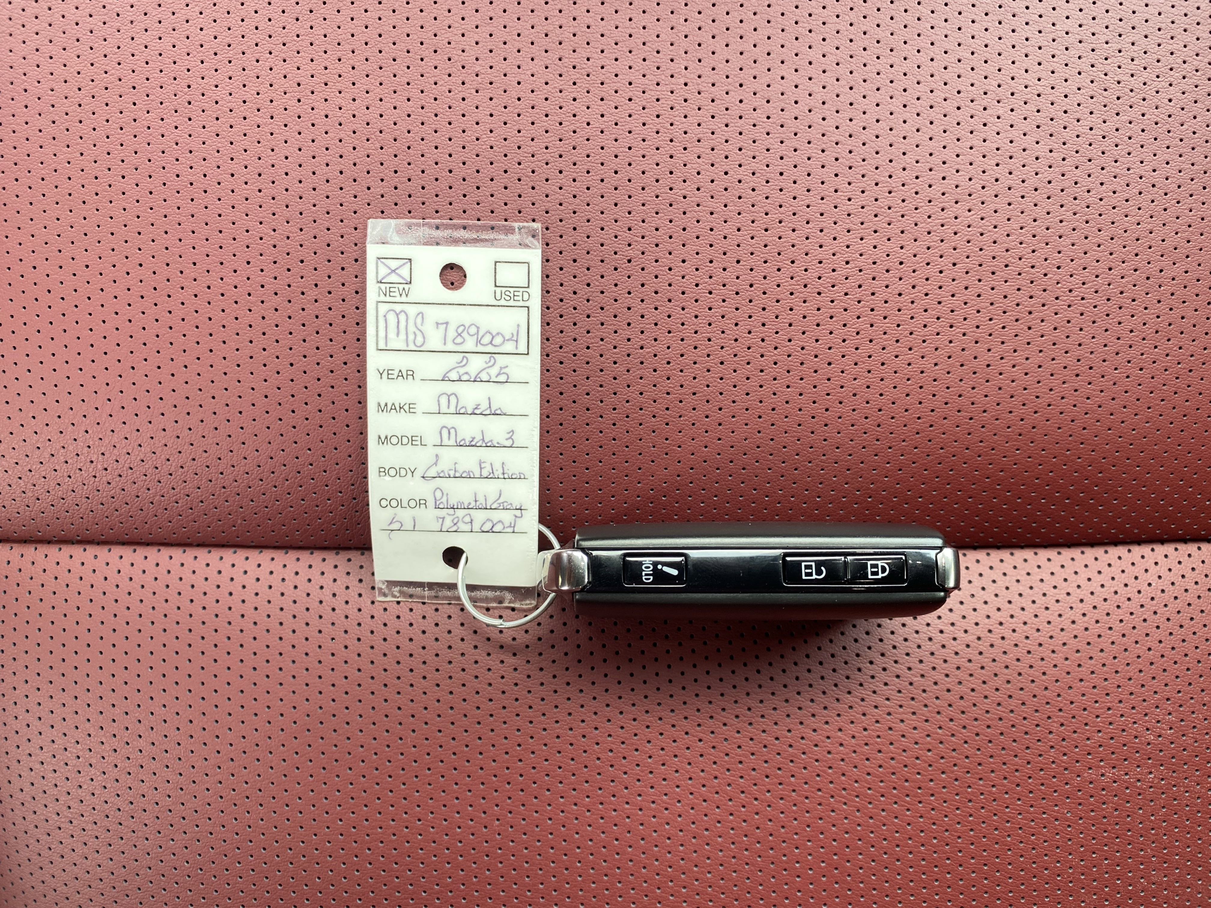 New 2025 MAZDA MAZDA3 Carbon image 39