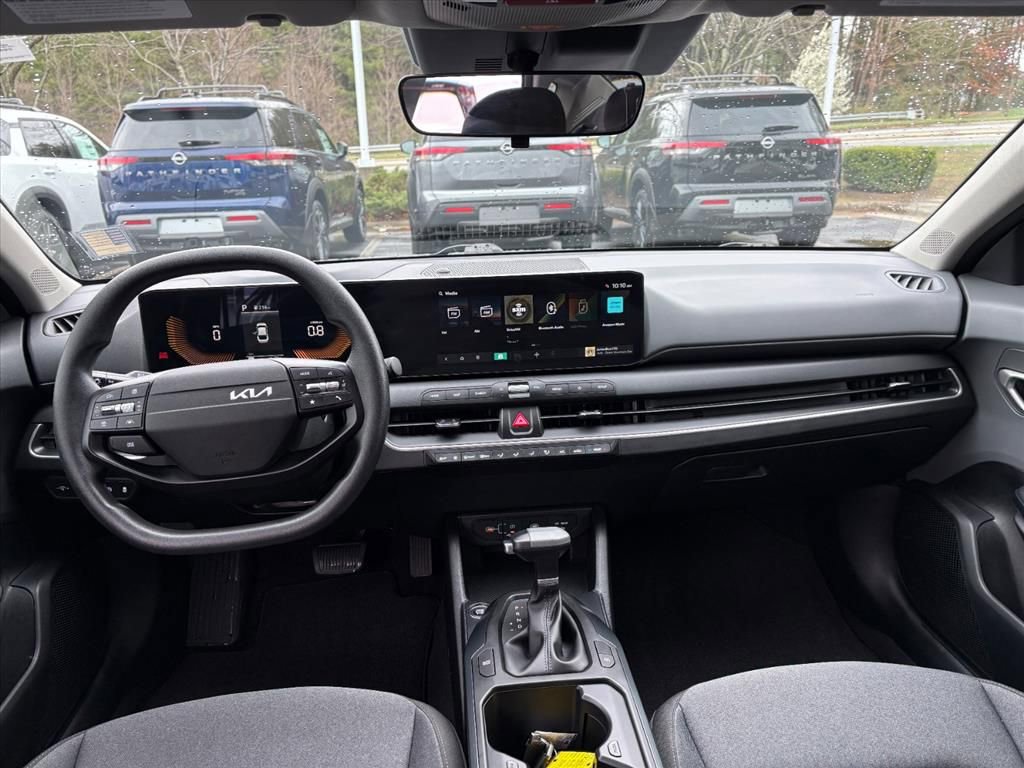 Used 2025 Kia K4 LXS image 7