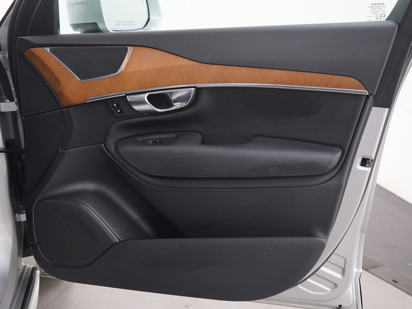 Used 2022 Volvo XC90 T6 Momentum w/ Climate Package image 15