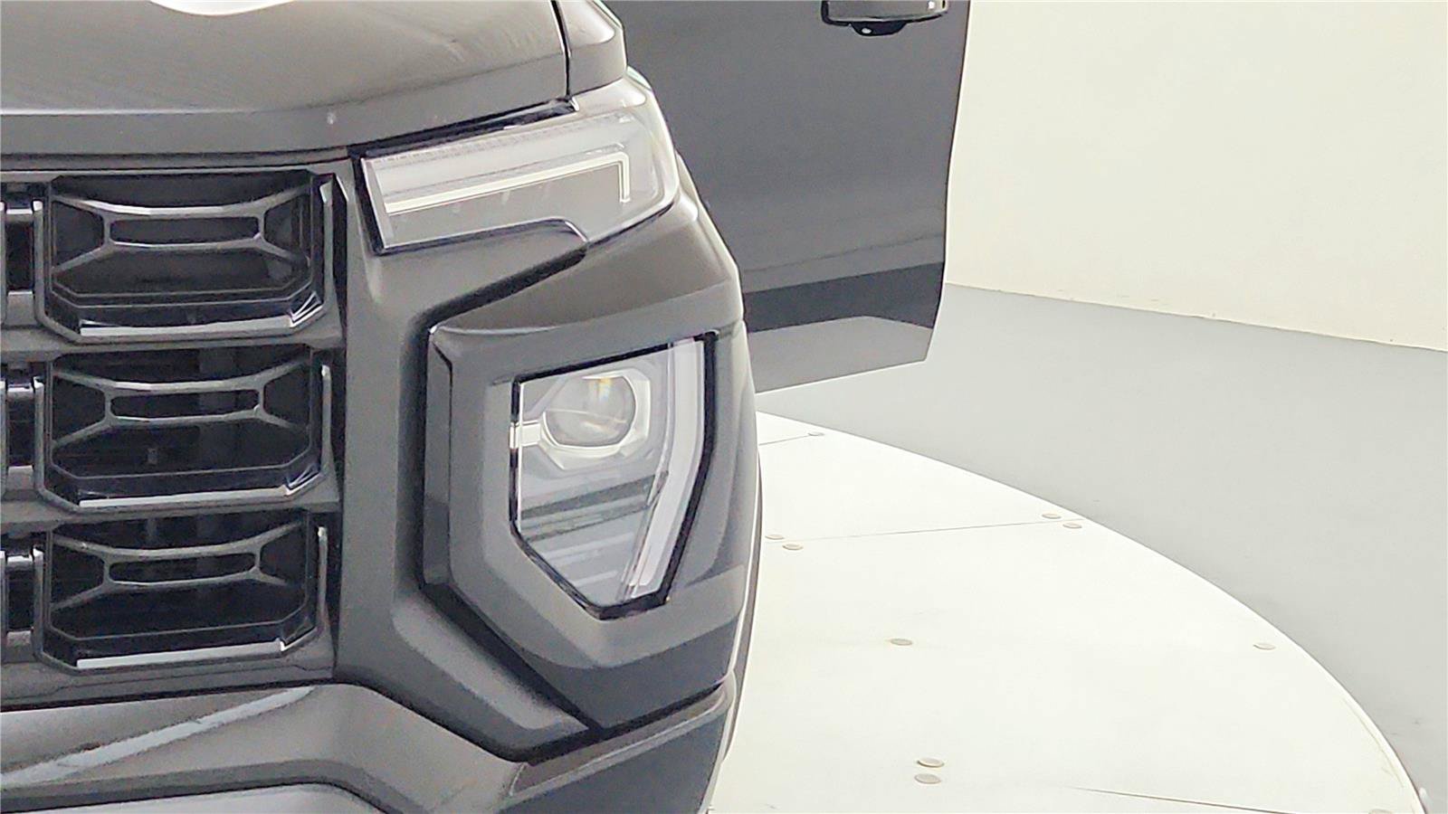 Used 2025 GMC Canyon Elevation RWD image 11