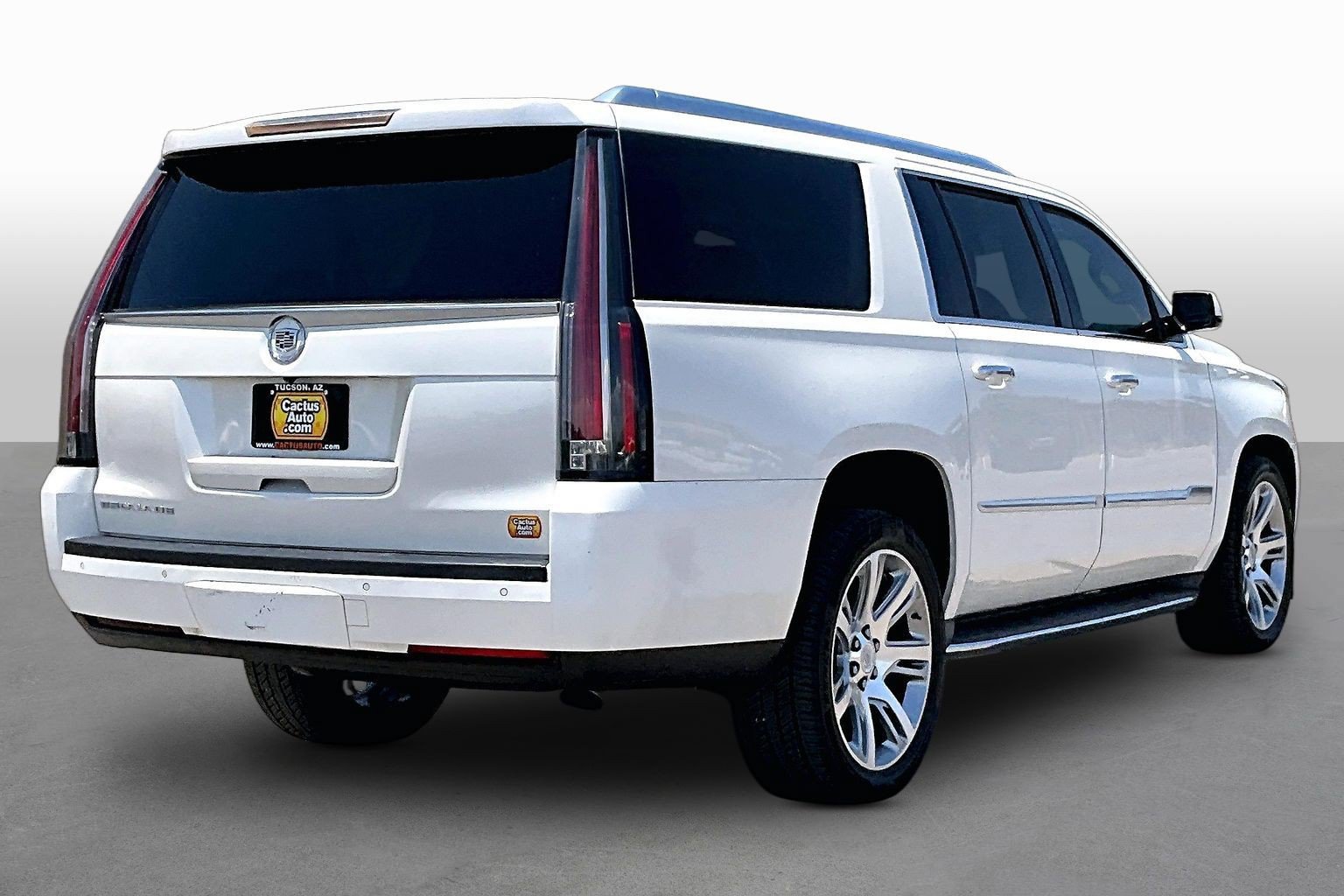 Used 2015 Cadillac Escalade ESV Luxury AWD/4WD image 2