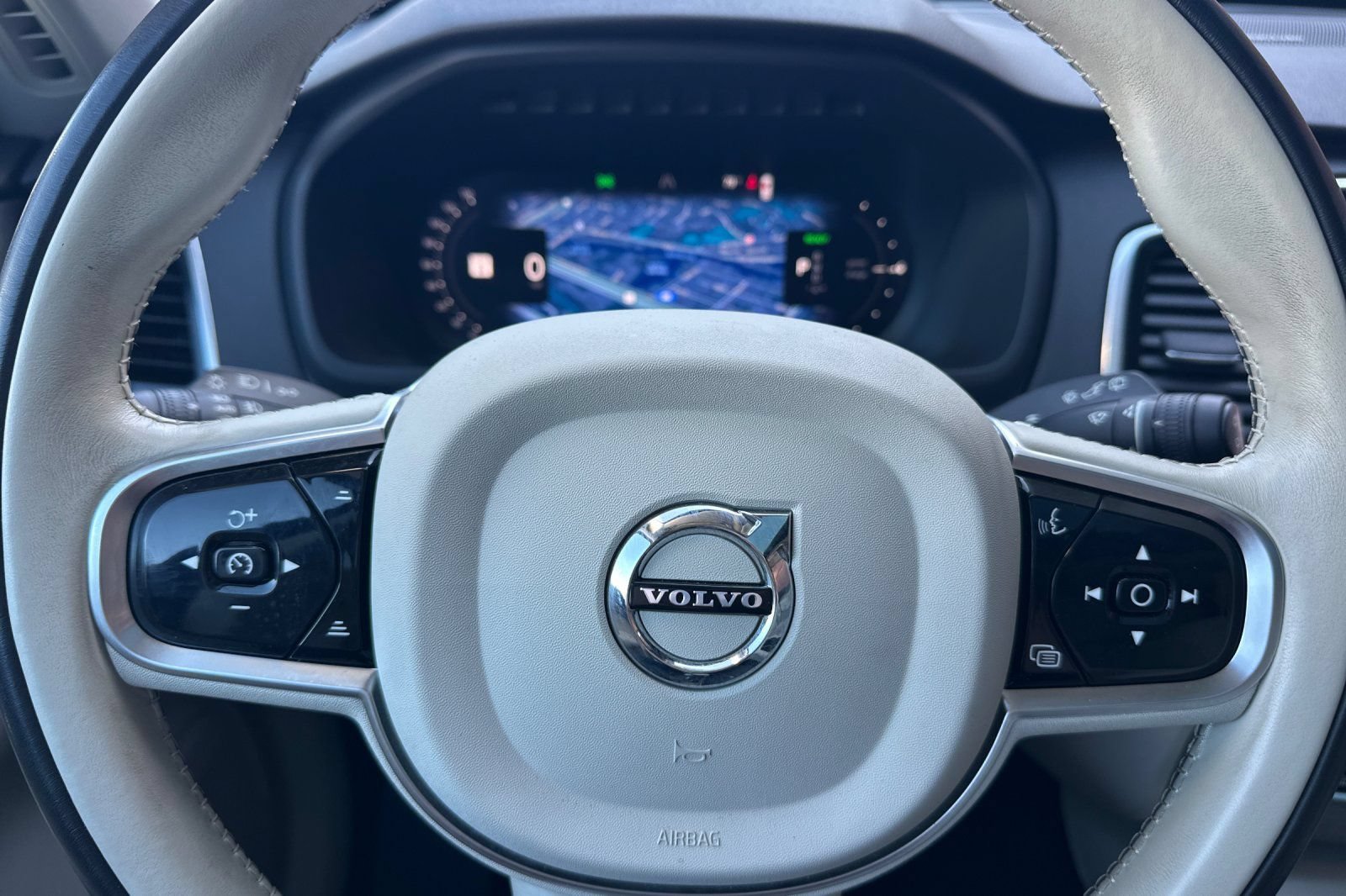 Certified 2023 Volvo XC90 T8 Plus AWD/4WD image 28