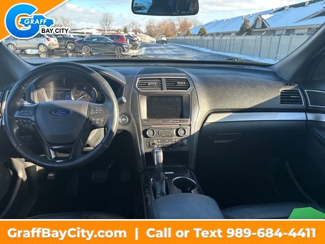 Used 2017 Ford Explorer XLT w/ Equipment Group 202A image 12