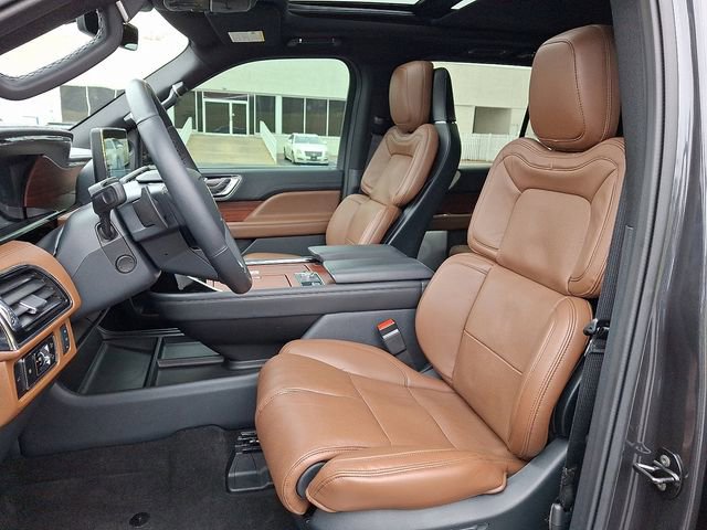 Used 2024 Lincoln Navigator Reserve image 15