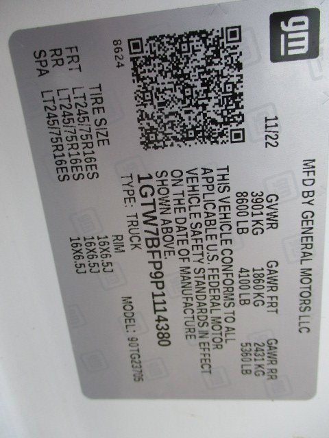 Used 2023 GMC Savana 2500 Extended w/ Driver Convenience Package image 8