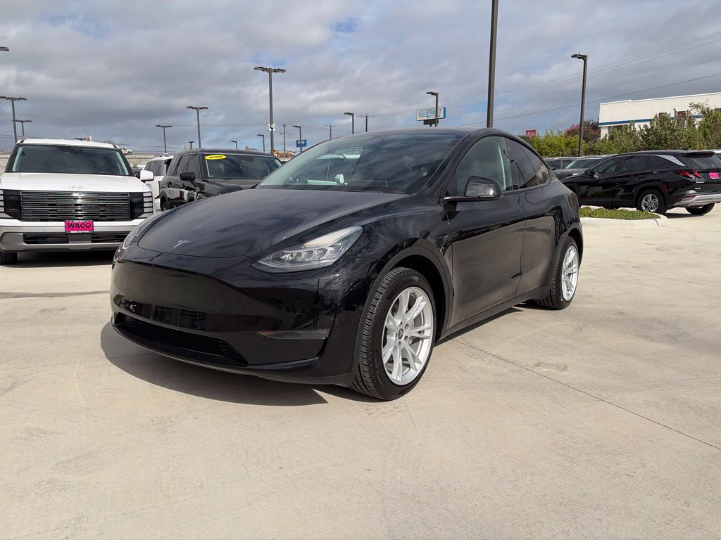 Used 2022 Tesla Model Y Long Range AWD/4WD image 3
