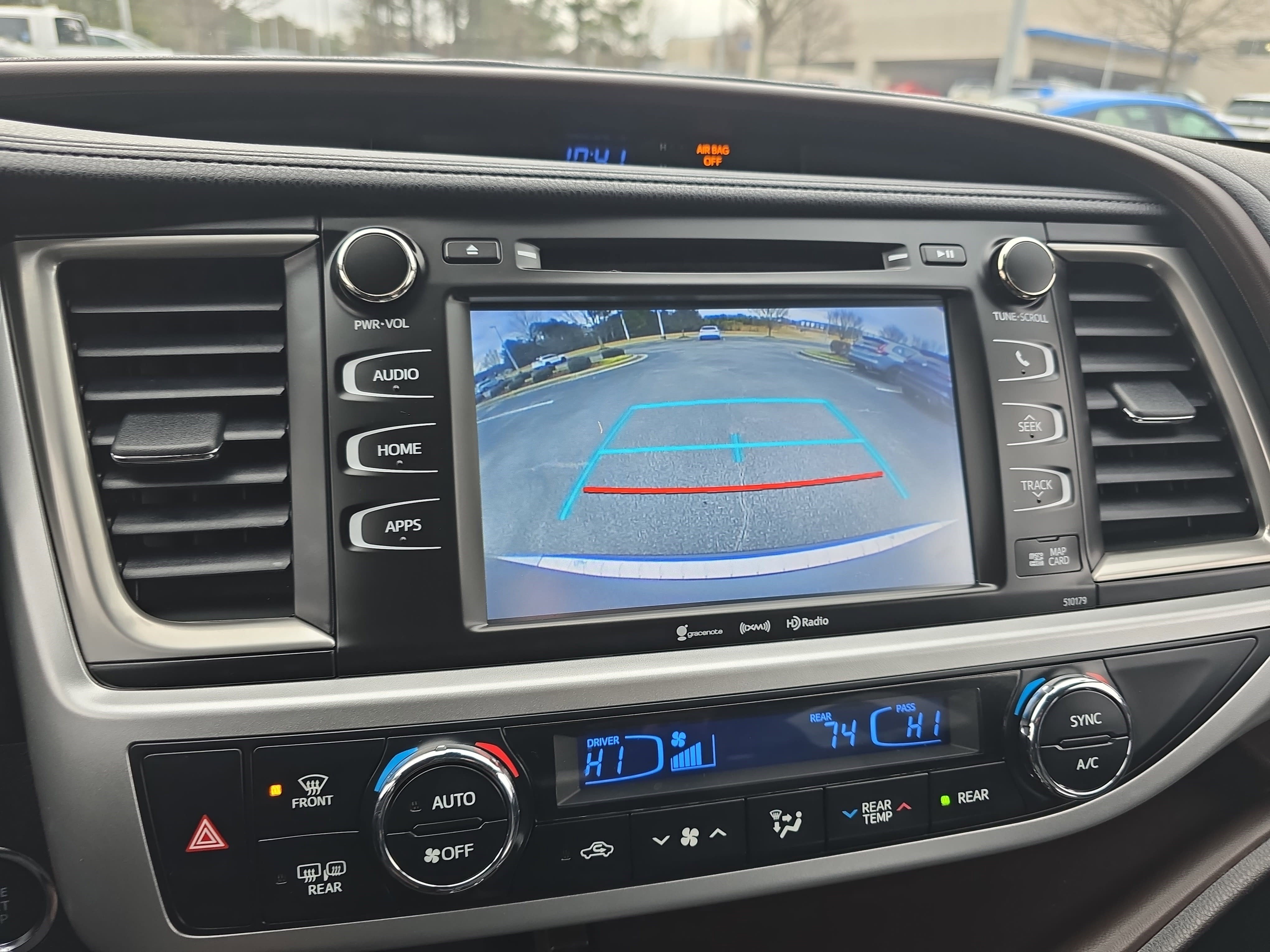 Used 2018 Toyota Highlander XLE image 22