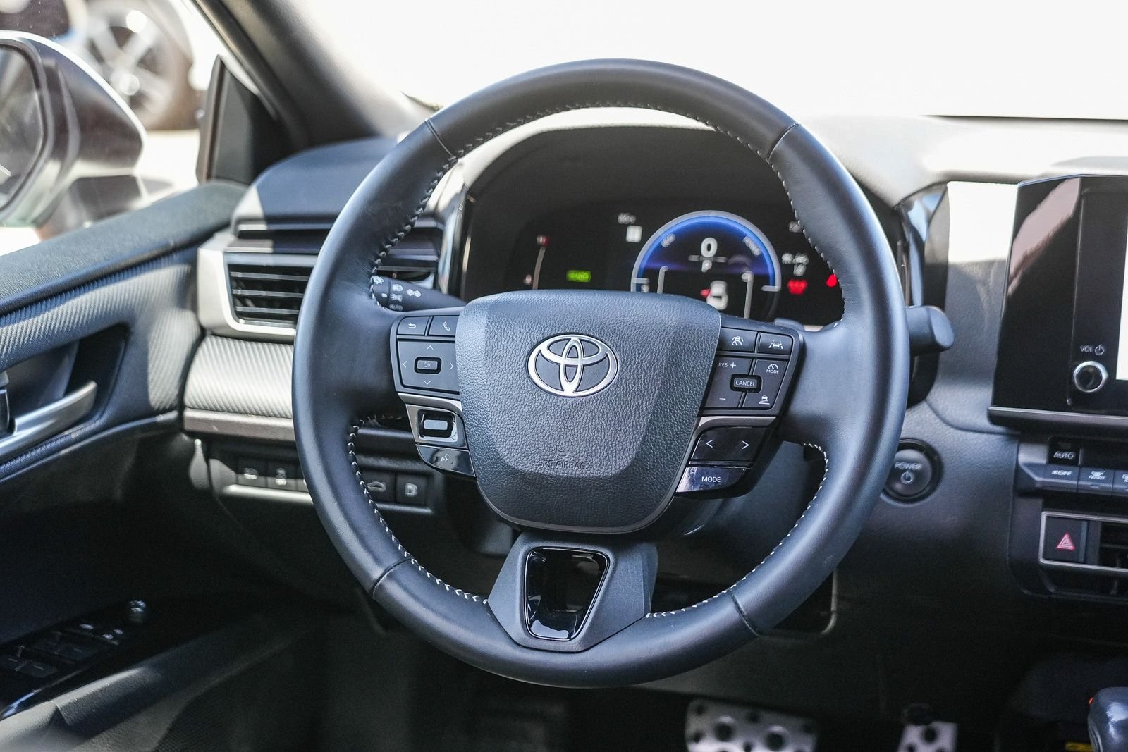 Certified 2025 Toyota Camry SE FWD image 15