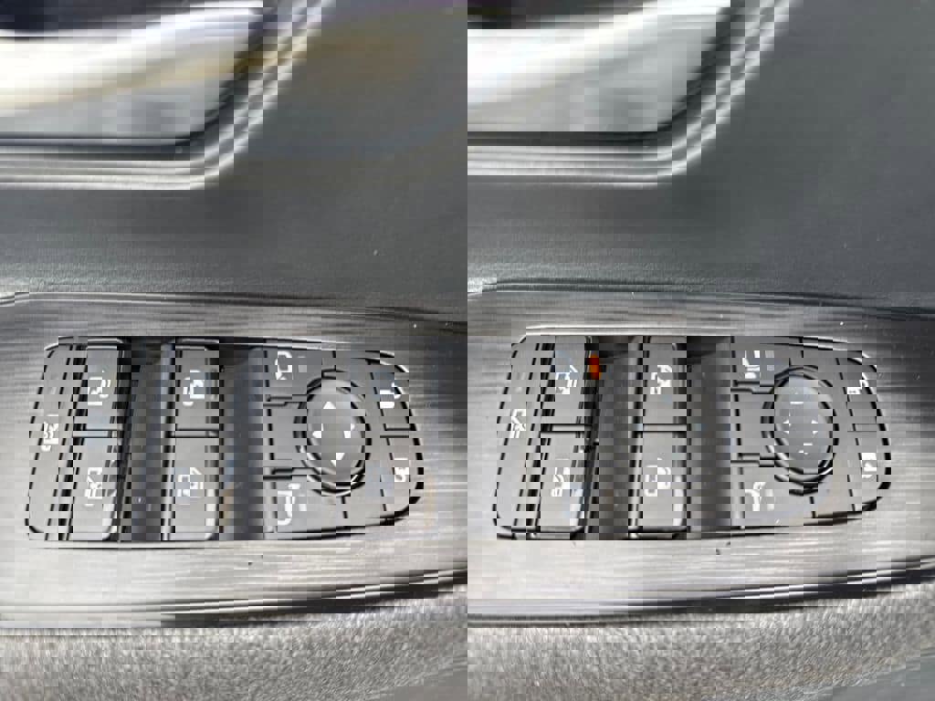 New 2026 Nissan Kicks SV w/ SV Premium Package image 19