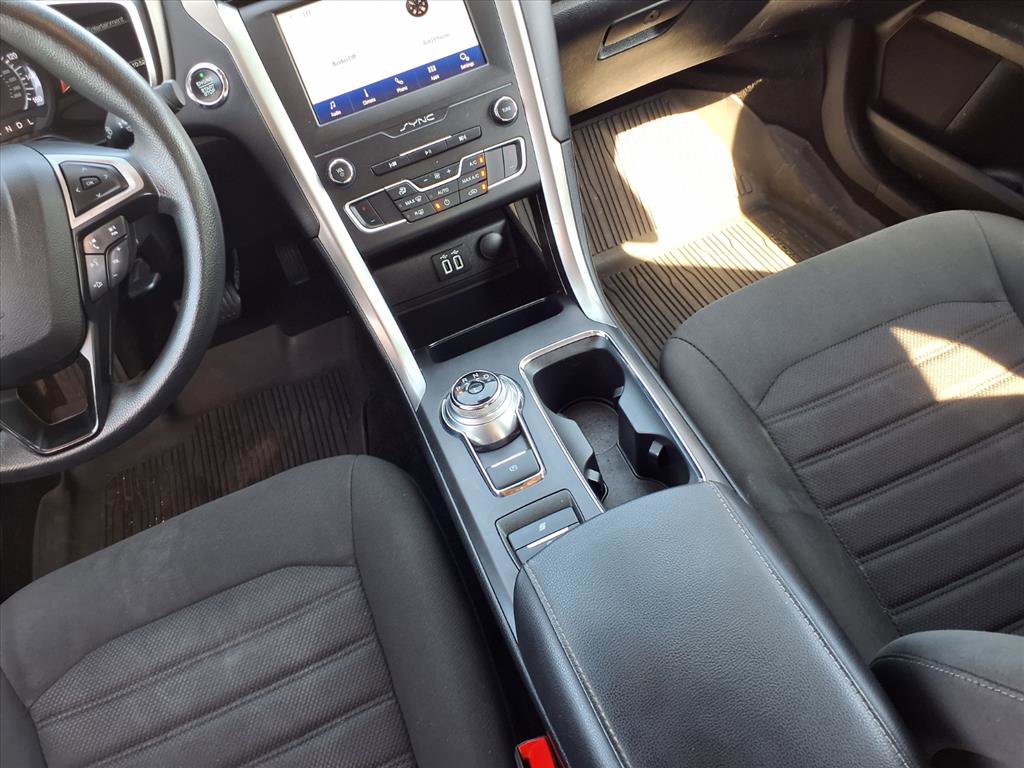 Used 2020 Ford Fusion SE image 34
