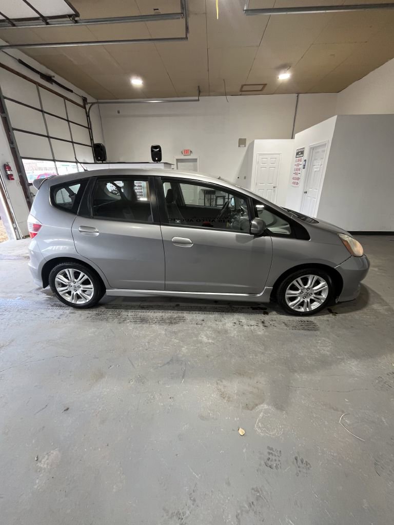 Used 2010 Honda Fit Sport image 2