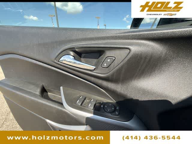 Certified 2024 Chevrolet Trax RS w/ Driver Confidence Package FWD image 20