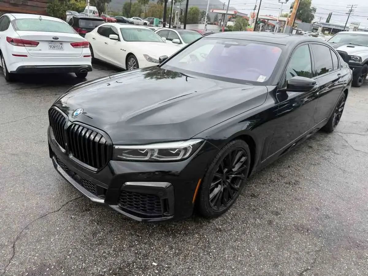 Used 2020 BMW 740i w/ M Sport Package RWD image 3