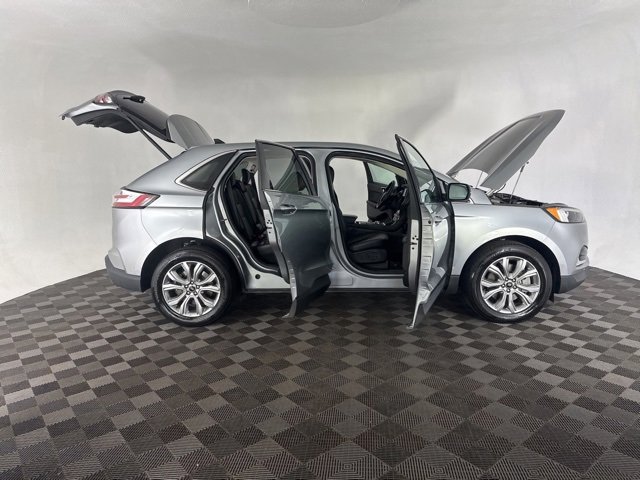 Used 2024 Ford Edge Titanium image 19