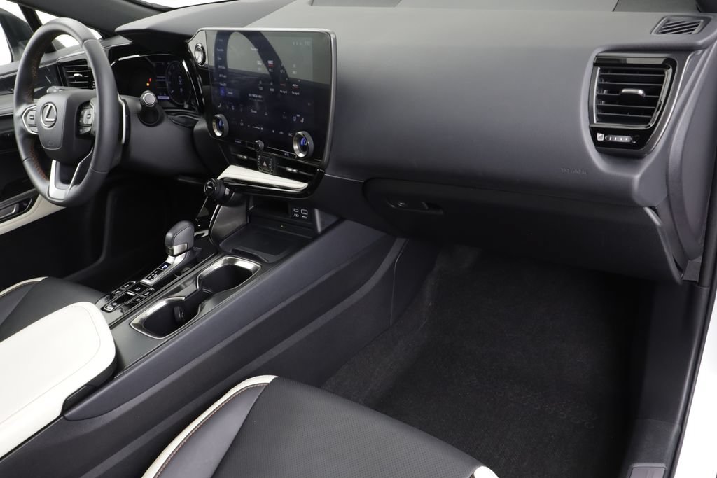 Used 2022 Lexus NX 250 AWD image 21