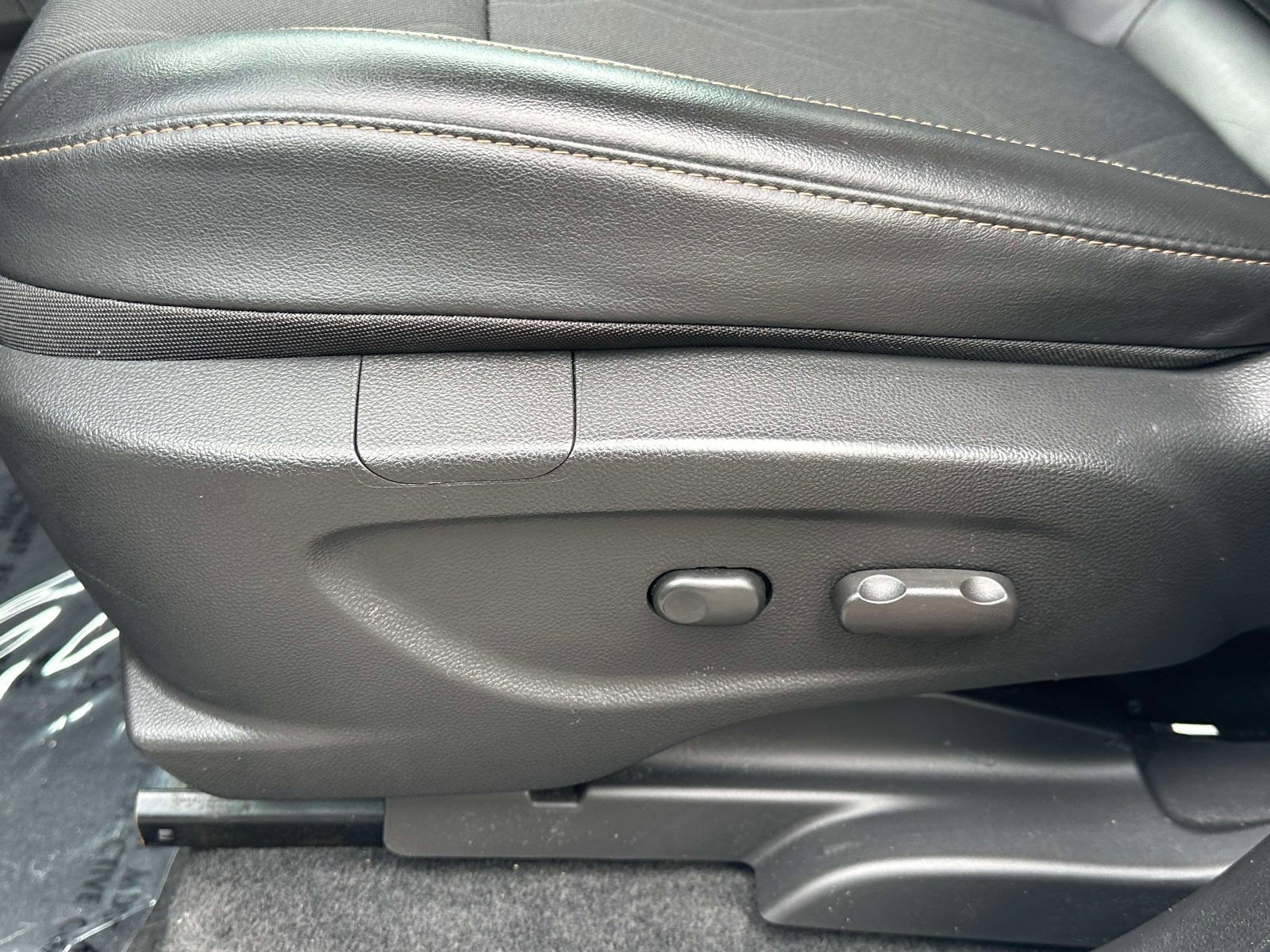 Used 2020 Chevrolet Trax LT w/ LT Convenience Package image 22