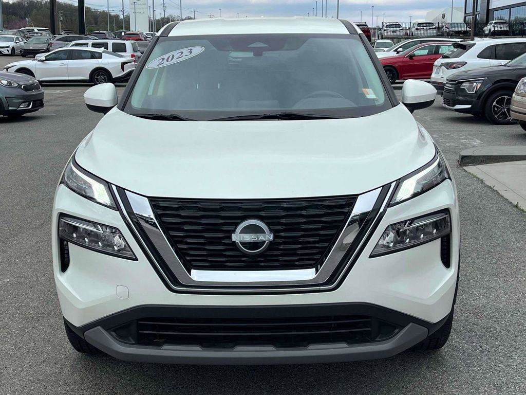 Used 2023 Nissan Rogue SV image 32